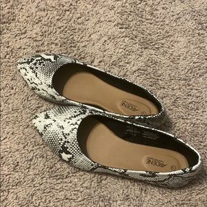 Snakeskin flats size 7